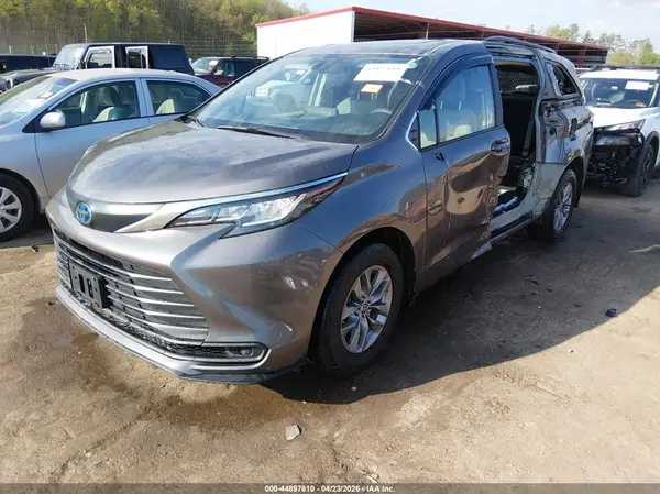 5TDBSKFC0NS040907 2022 TOYOTA SIENNA - Image 2