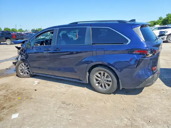 5TDBSKFC0PS077278 2023 TOYOTA SIENNA - Image 2
