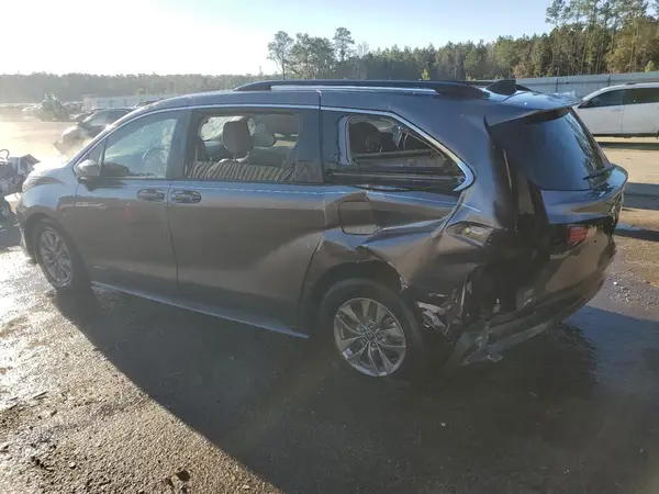 5TDBSKFC1MS020258 2021 TOYOTA SIENNA - Image 2