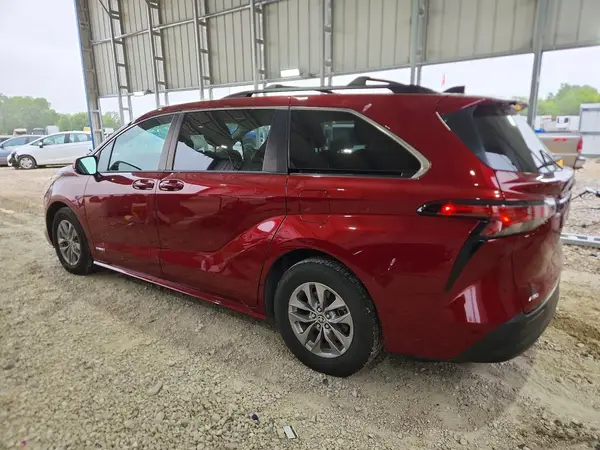 5TDBSKFC1MS029476 2021 TOYOTA SIENNA - Image 2