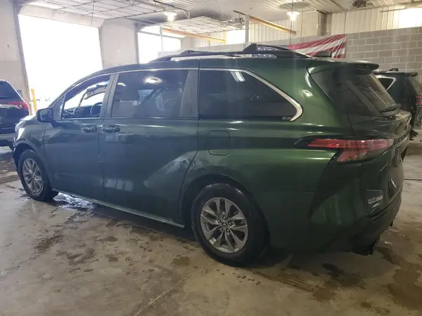 5TDBSKFC1NS070157 2022 TOYOTA SIENNA - Image 2