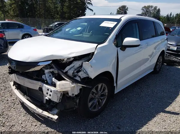 5TDBSKFC1RS116866 2024 TOYOTA SIENNA - Image 2