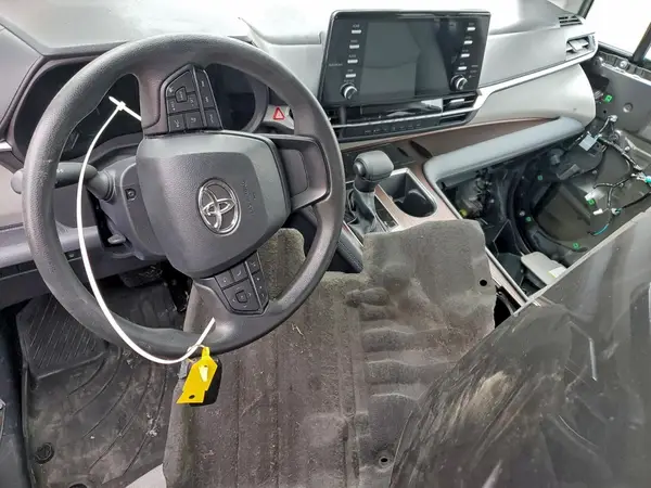 5TDBSKFC1RS128032 2024 TOYOTA SIENNA - Image 8