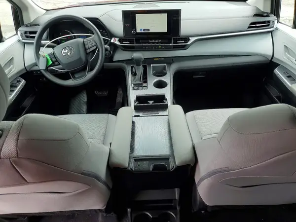 5TDBSKFC1SS201597 2025 TOYOTA SIENNA - Image 8