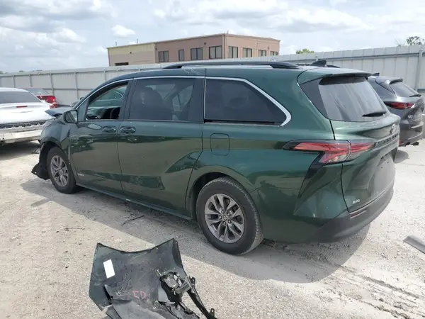 5TDBSKFC2MS023251 2021 TOYOTA SIENNA - Image 2