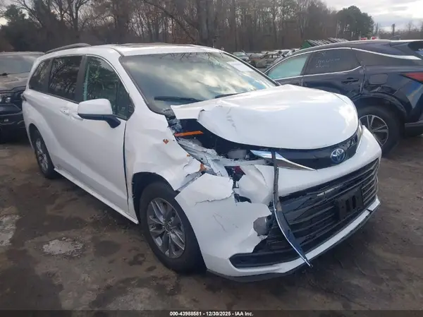 5TDBSKFC3SS184995 2025 TOYOTA SIENNA - Image 1