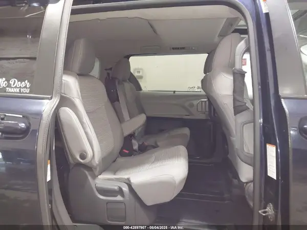 5TDBSKFC4MS036678 2021 TOYOTA SIENNA - Image 8