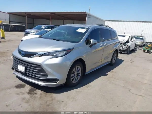 5TDBSKFC4NS070394 2022 TOYOTA SIENNA - Image 2