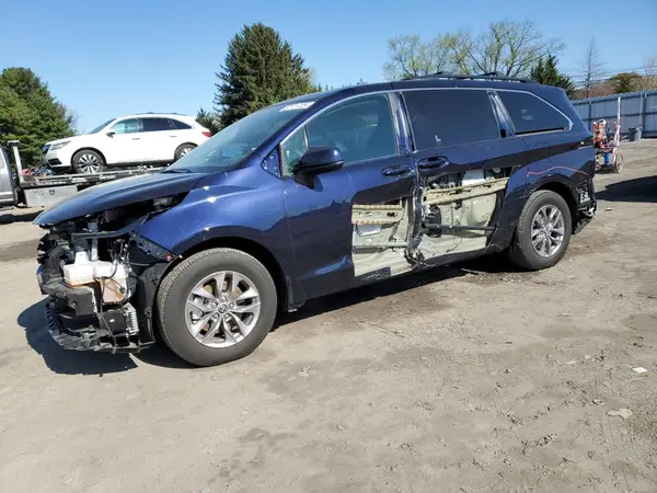 5TDBSKFC4RS136089 2024 TOYOTA SIENNA - Image 1