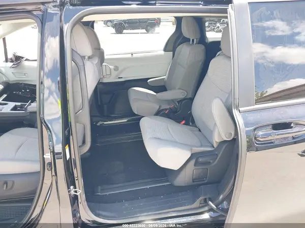 5TDBSKFC4SS225683 2025 TOYOTA SIENNA - Image 8