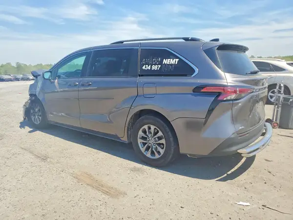 5TDBSKFC6MS019865 2021 TOYOTA SIENNA - Image 2