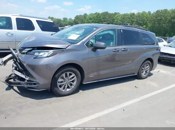 5TDBSKFC6MS020496 2021 TOYOTA SIENNA - Image 2
