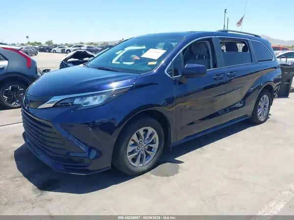 5TDBSKFC6PS099446 2023 TOYOTA SIENNA - Image 2