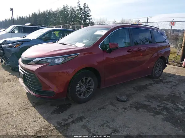 5TDBSKFC6RS134974 2024 TOYOTA SIENNA - Image 2