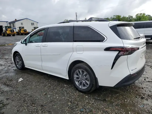 5TDBSKFC7SS154429 2025 TOYOTA SIENNA - Image 2