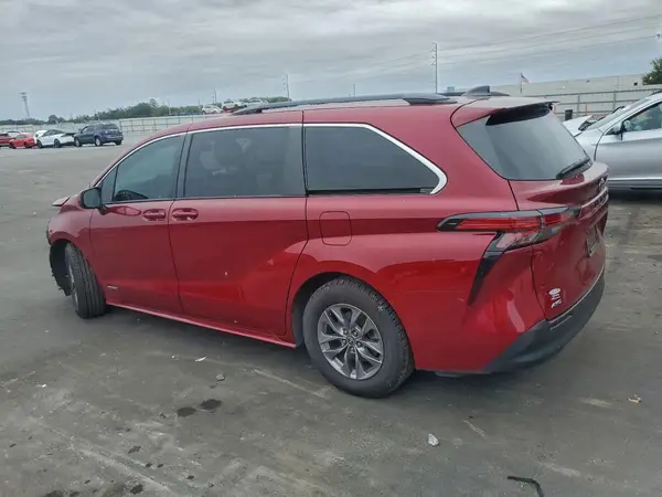 5TDBSKFC8MS023688 2021 TOYOTA SIENNA - Image 2
