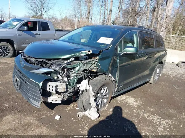 5TDBSKFC8MS032942 2021 TOYOTA SIENNA - Image 2