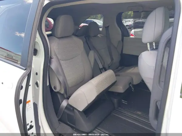 5TDBSKFC8NS047748 2022 TOYOTA SIENNA - Image 8