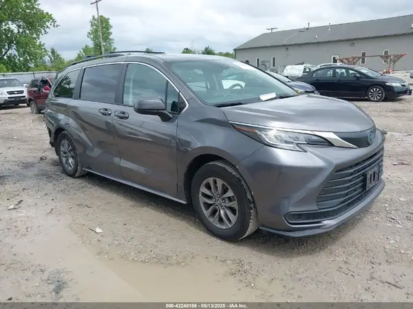 5TDBSKFC8NS062850 2022 TOYOTA SIENNA - Image 1