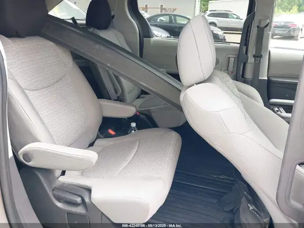 5TDBSKFC8NS062850 2022 TOYOTA SIENNA - Image 8