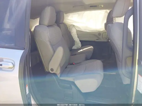5TDBSKFC8PS098797 2023 TOYOTA SIENNA - Image 8