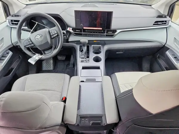 5TDBSKFC8SS211141 2025 TOYOTA SIENNA - Image 8