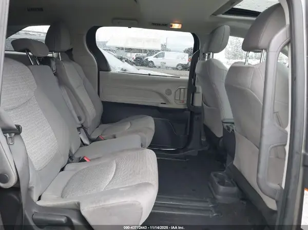5TDBSKFC9NS044969 2022 TOYOTA SIENNA - Image 8