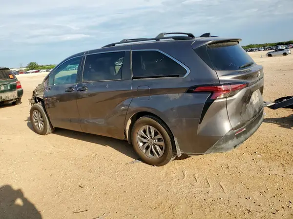 5TDBSKFC9NS070245 2022 TOYOTA SIENNA - Image 2