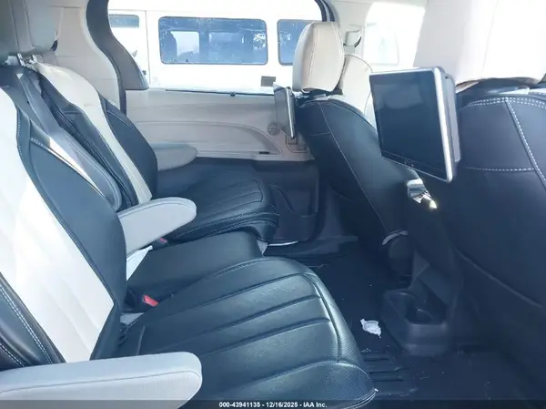 5TDBSKFC9RS120583 2024 TOYOTA SIENNA - Image 8