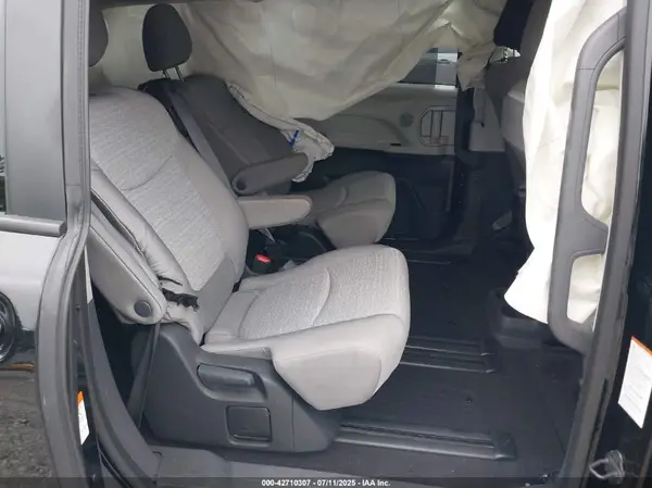 5TDBSKFC9RS132961 2024 TOYOTA SIENNA - Image 8