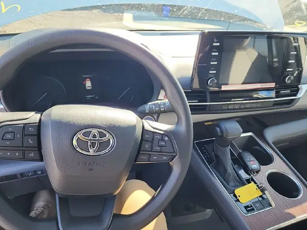 5TDBSKFC9RS138713 2024 TOYOTA SIENNA - Image 8