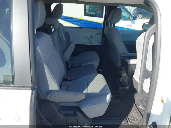 5TDBSKFC9SS156912 2025 TOYOTA SIENNA - Image 8