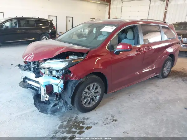 5TDBSKFC9SS211178 2025 TOYOTA SIENNA - Image 2