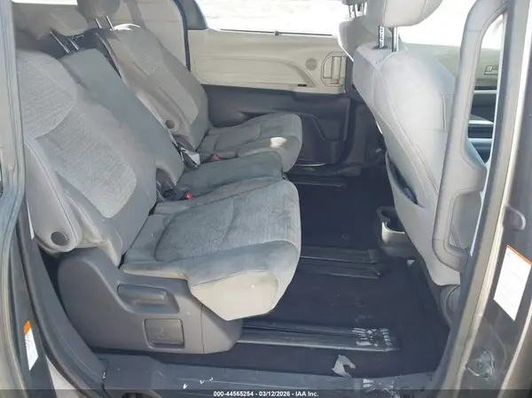 5TDBSKFCXMS030769 2021 TOYOTA SIENNA - Image 8