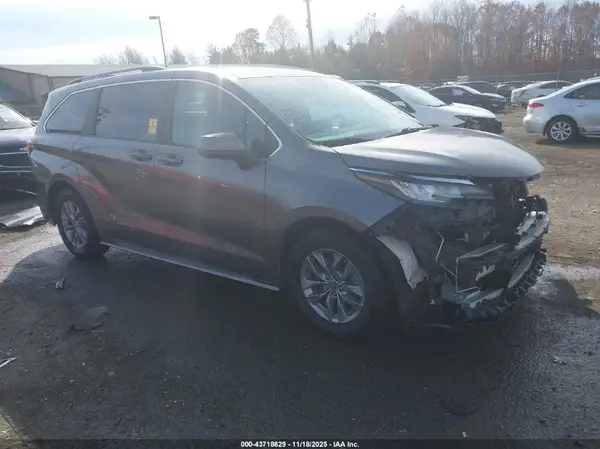 5TDBSKFCXNS062042 2022 TOYOTA SIENNA - Image 1