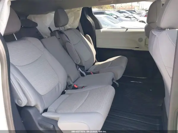 5TDBSKFCXSS160581 2025 TOYOTA SIENNA - Image 8