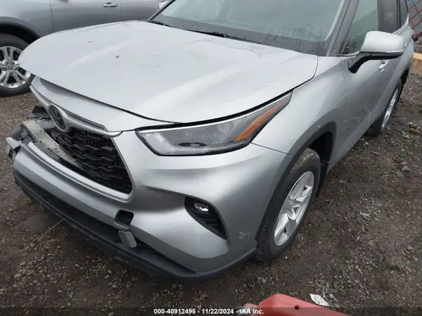5TDBZRBH0MS102634 2021 TOYOTA HIGHLANDER - Image 2