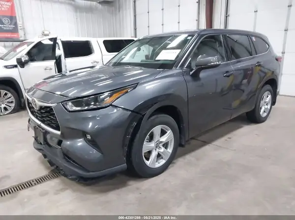5TDBZRBH0MS524399 2021 TOYOTA HIGHLANDER - Image 2