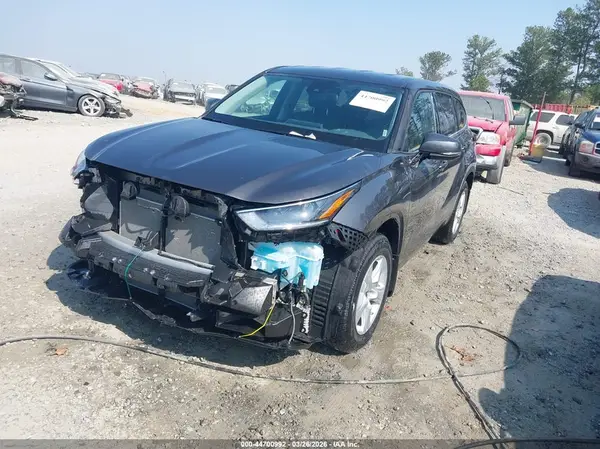 5TDBZRBH0MS544068 2021 TOYOTA HIGHLANDER - Image 2