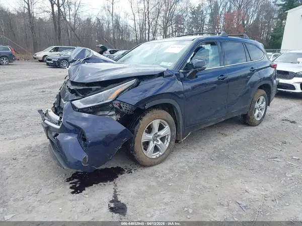 5TDBZRBH0MS555829 2021 TOYOTA HIGHLANDER - Image 2