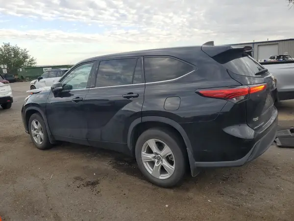 5TDBZRBH0NS168862 2022 TOYOTA HIGHLANDER - Image 2