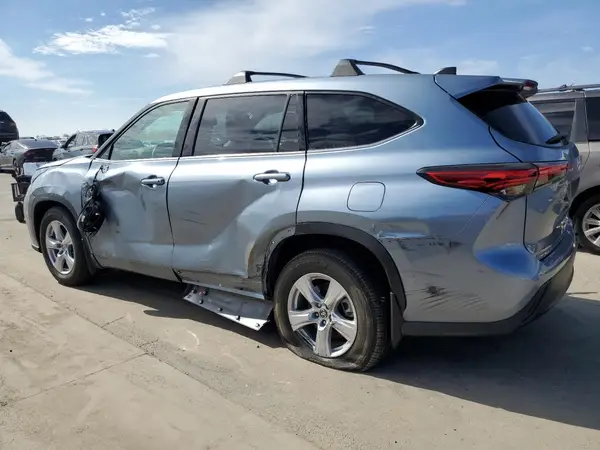 5TDBZRBH0NS213346 2022 TOYOTA HIGHLANDER - Image 2