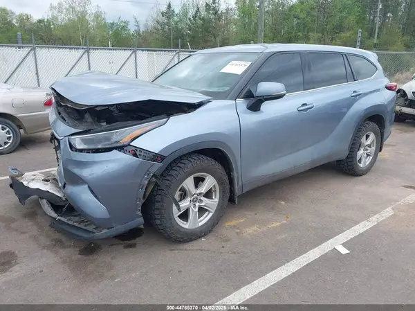 5TDBZRBH0NS224461 2022 TOYOTA HIGHLANDER - Image 2