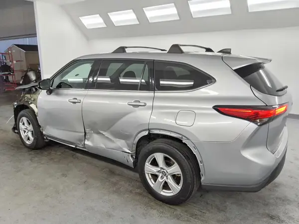 5TDBZRBH0NS253457 2022 TOYOTA HIGHLANDER - Image 2