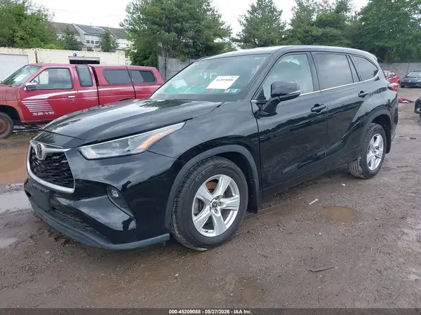 5TDBZRBH0NS566332 2022 TOYOTA HIGHLANDER - Image 2