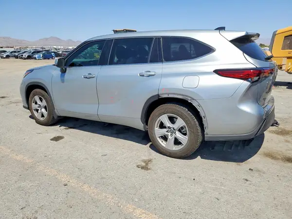 5TDBZRBH0NS570719 2022 TOYOTA HIGHLANDER - Image 2