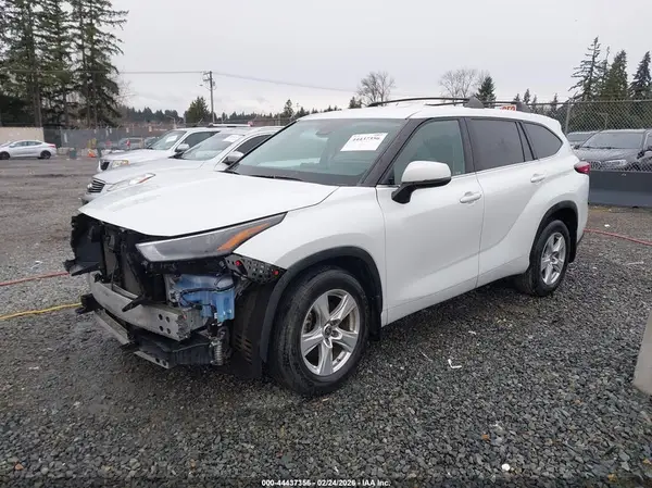5TDBZRBH0NS572289 2022 TOYOTA HIGHLANDER - Image 2