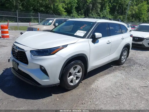 5TDBZRBH0NS591845 2022 TOYOTA HIGHLANDER - Image 2