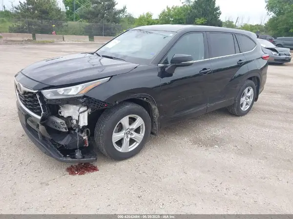 5TDBZRBH1LS507559 2020 TOYOTA HIGHLANDER - Image 2