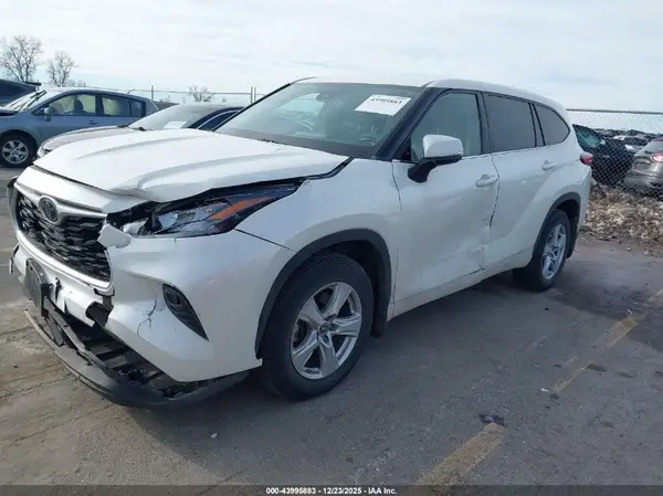 5TDBZRBH1LS515189 2020 TOYOTA HIGHLANDER - Image 2